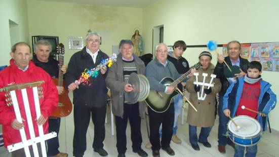 Calvi Risorta: Ngopp i Zuni, giovani calenni anni 60 riscoprono e rilanciano lantica cantata di San Silvestro