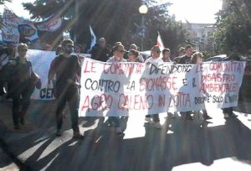 http://www.caserta24ore.it/wp-content/uploads/2013/10/striscione-300x204.jpg