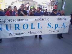 http://www.caleno24ore.it/wordpress/wp-content/uploads/2013/10/nuroll-corteo-300x225.jpg